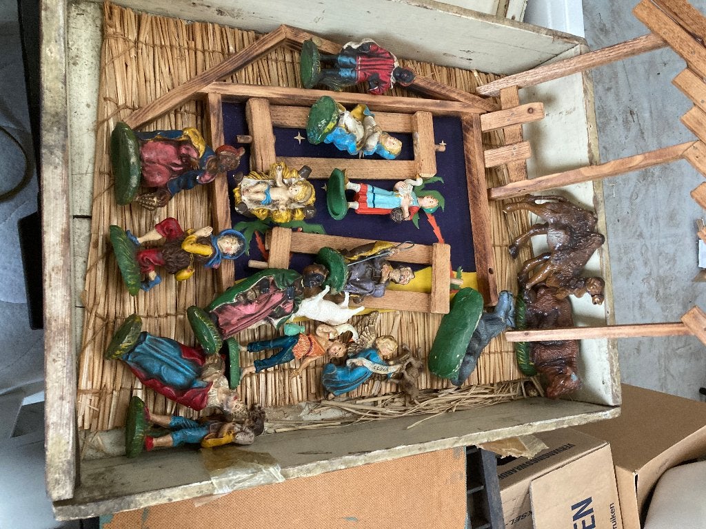 Antieke Kerststal met Beeldjes - Handgemaakt, Antiek en Kunst, Antiek | Religie, Ophalen of Verzenden