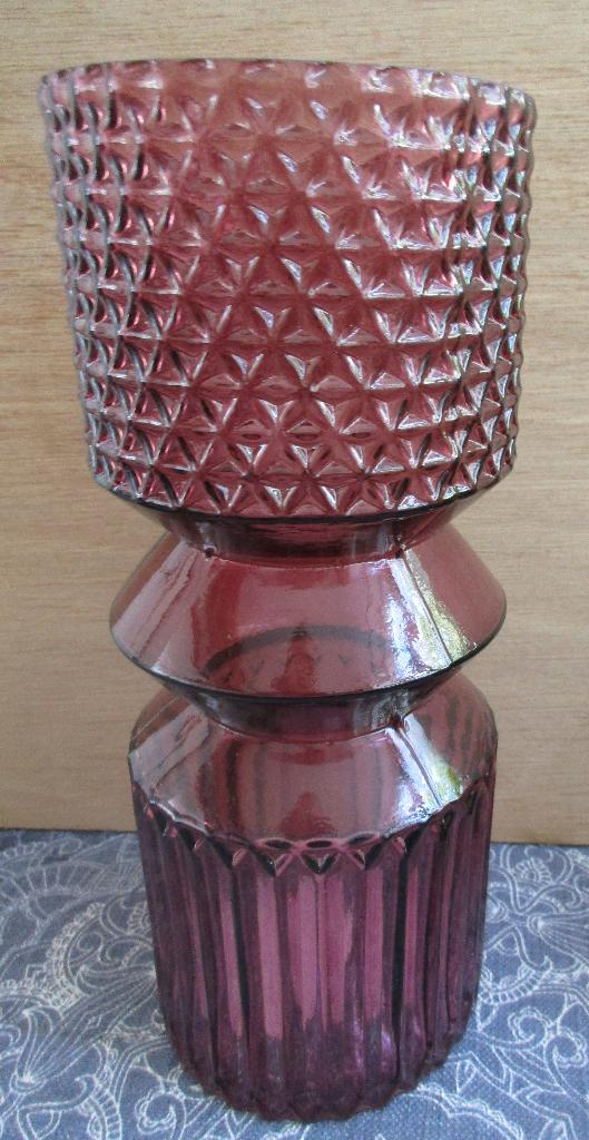 nieuwe vaas diabolo - donkerroze - ø 9.5x24.5 cm, Overige kleuren, Ophalen of Verzenden, Minder dan 50 cm, Glas