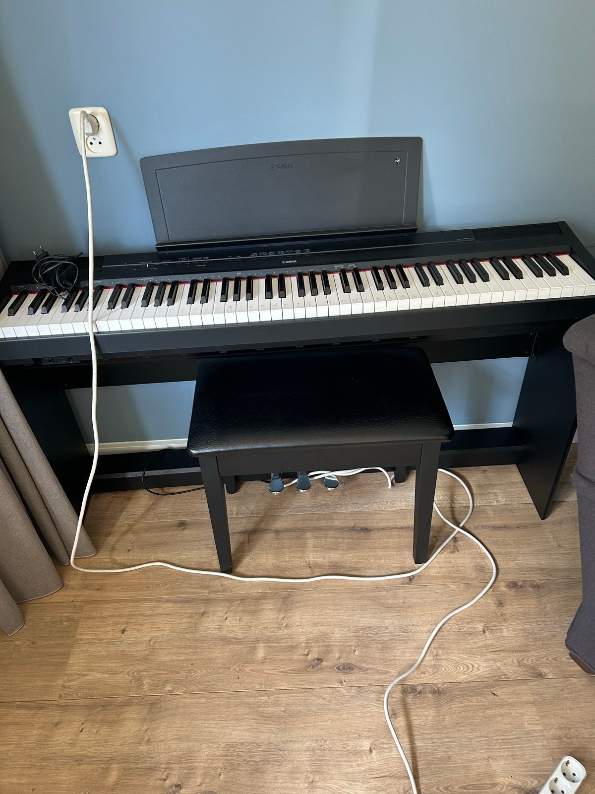 Yamaha P-115 Digitale Piano met Kruk, Ophalen, Zwart, Digitaal, Zo goed als nieuw