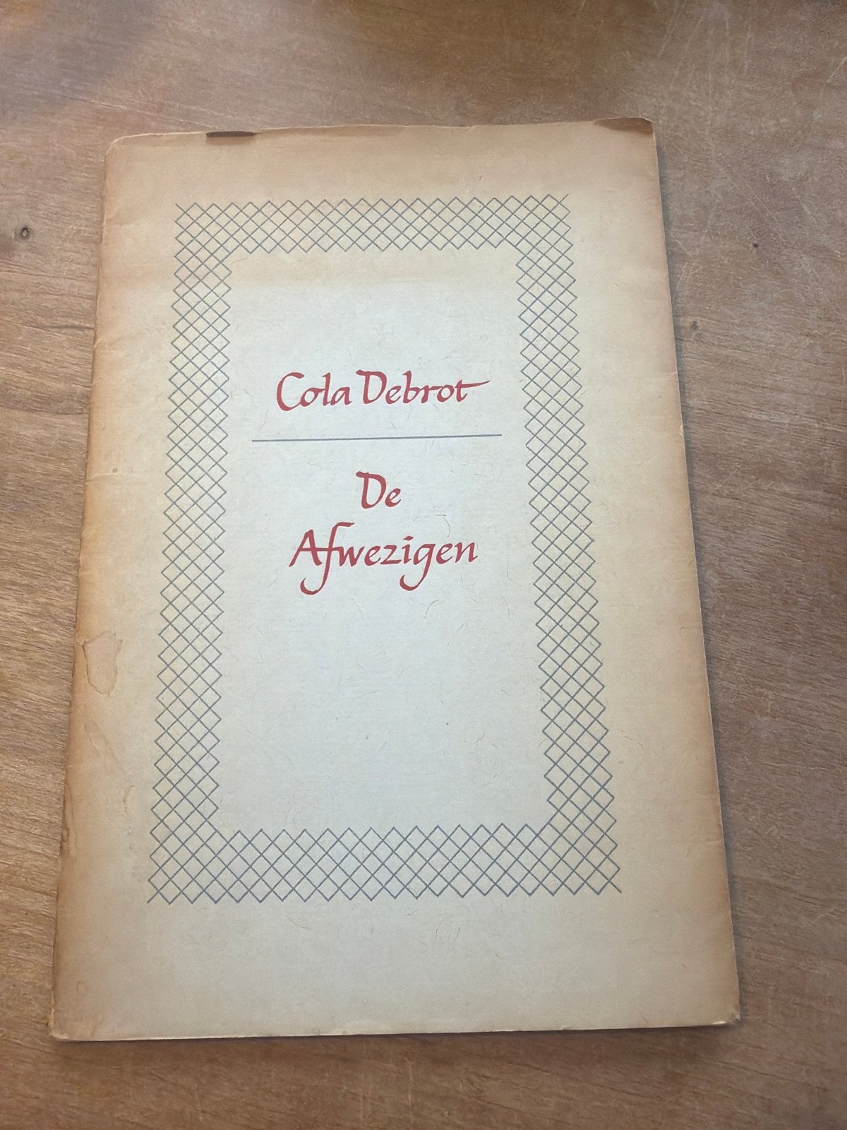 Cola Debrot - De Afwezigen (Vintage Boek), Ophalen of Verzenden, Gelezen, Nederland