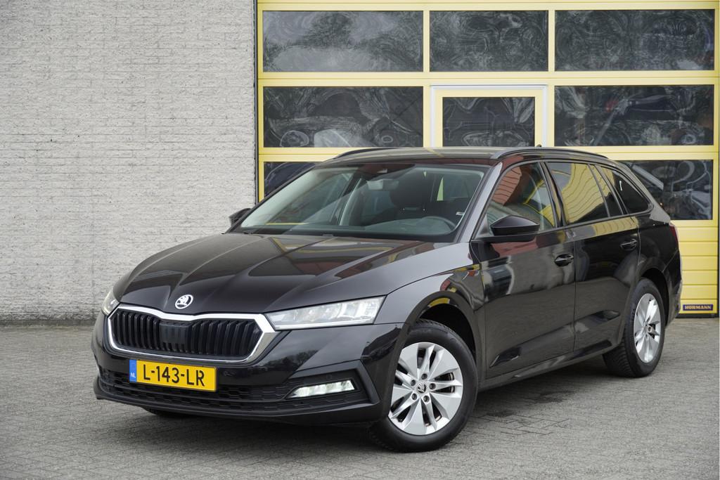 Skoda Octavia Combi 1.0 TSI Business Edition BJ2021 Lmv 16", Stof, Gebruikt, Zwart, Origineel Nederlands