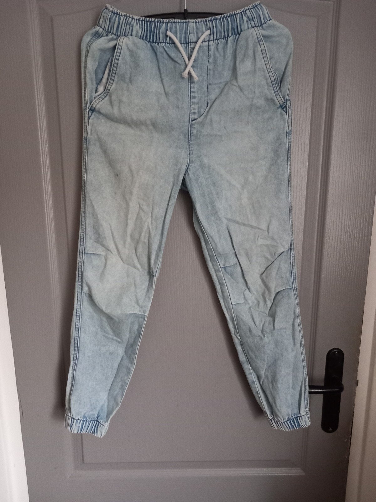 H&M jogger spijkerbroek maat 140, Broek, Gebruikt, Jongen of Meisje, H&M