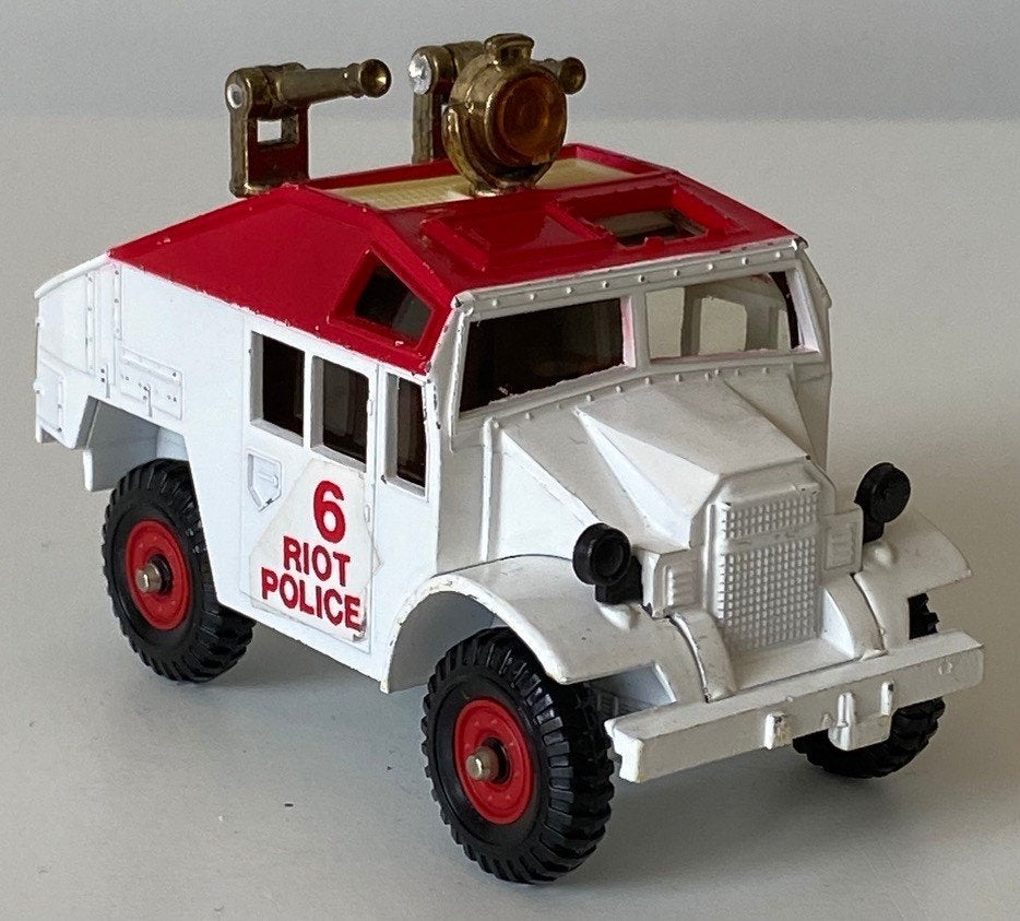 Corgi 1:43 Morris Quad Tractor "Riot Police" nieuw staat, Ophalen of Verzenden, Zo goed als nieuw, Auto, Corgi