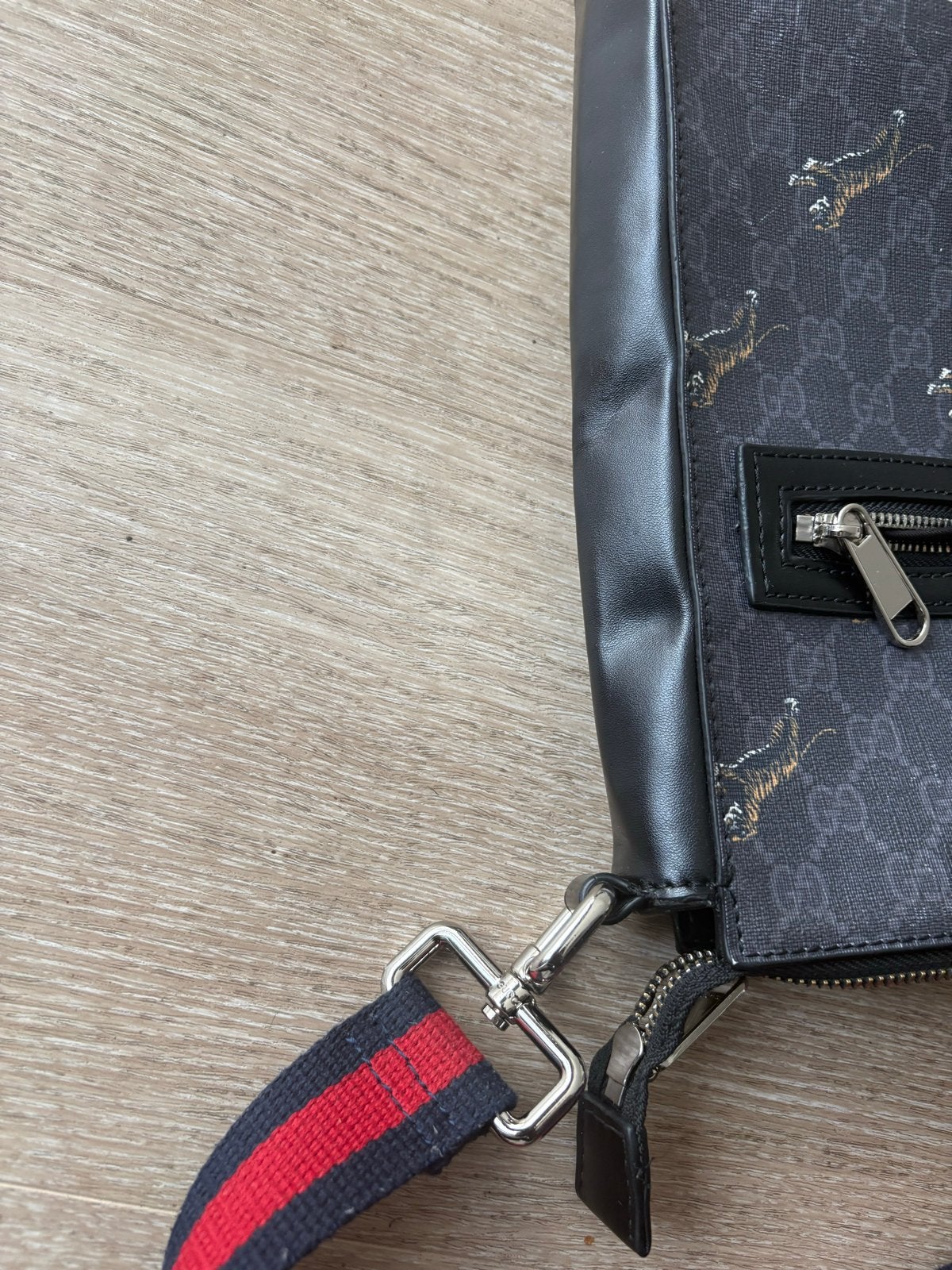Gucci Schoudertas met Tijgerprint - Zo goed als nieuw, Overige merken, Zwart, Ophalen of Verzenden, Zo goed als nieuw