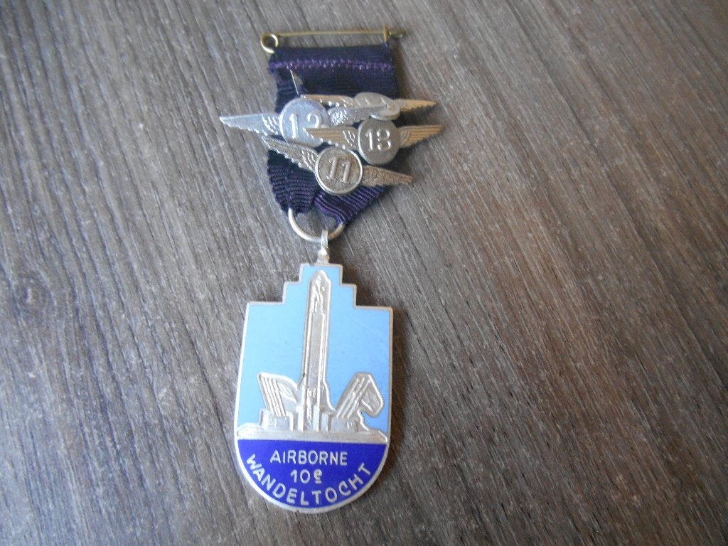 Airborne medaille 10 t/m 14, Ophalen of Verzenden, Landmacht, Nederland, Lintje, Medaille of Wings