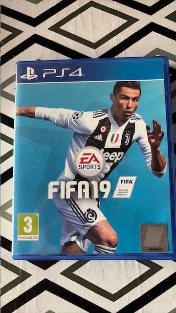 FIFA 19 en 20, Ophalen of Verzenden, Zo goed als nieuw, Sport, 3 spelers of meer