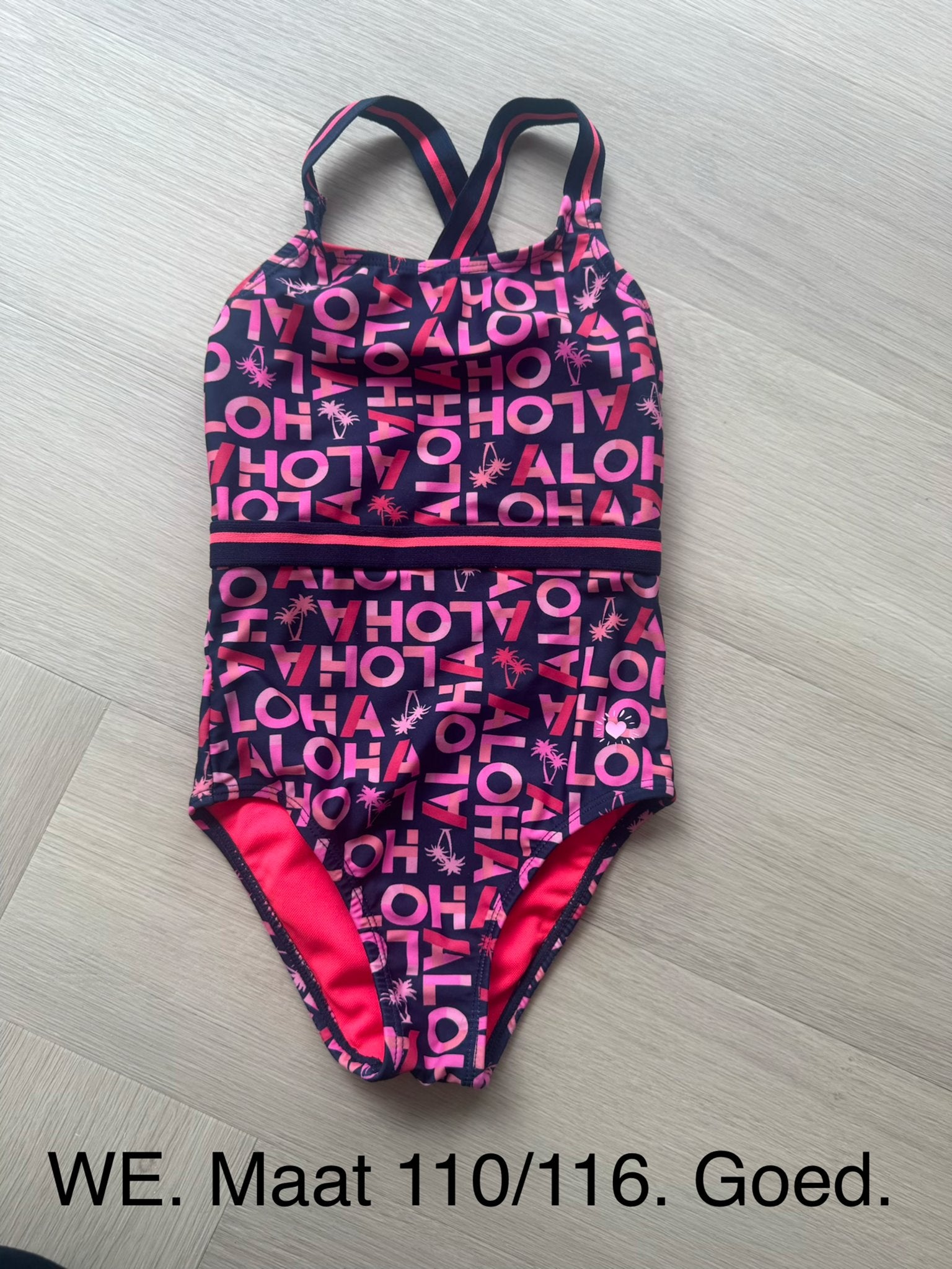 WE Badpak Meisje Maat 110/116 - Aloha print, Kinderen en Baby's, Kinderkleding | Kinder-zwemkleding, Gebruikt, Meisje, Badpak