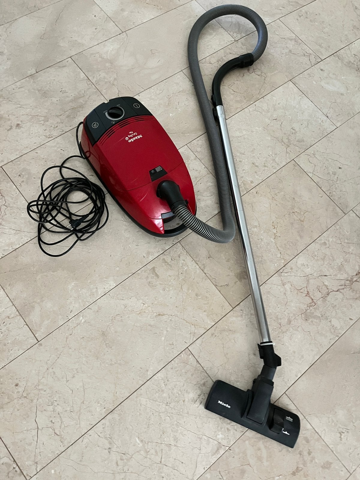 Miele Cat&Dog Plus stofzuiger, Witgoed en Apparatuur, Gebruikt, Inclusief accessoires, Miele, Sledestofzuiger