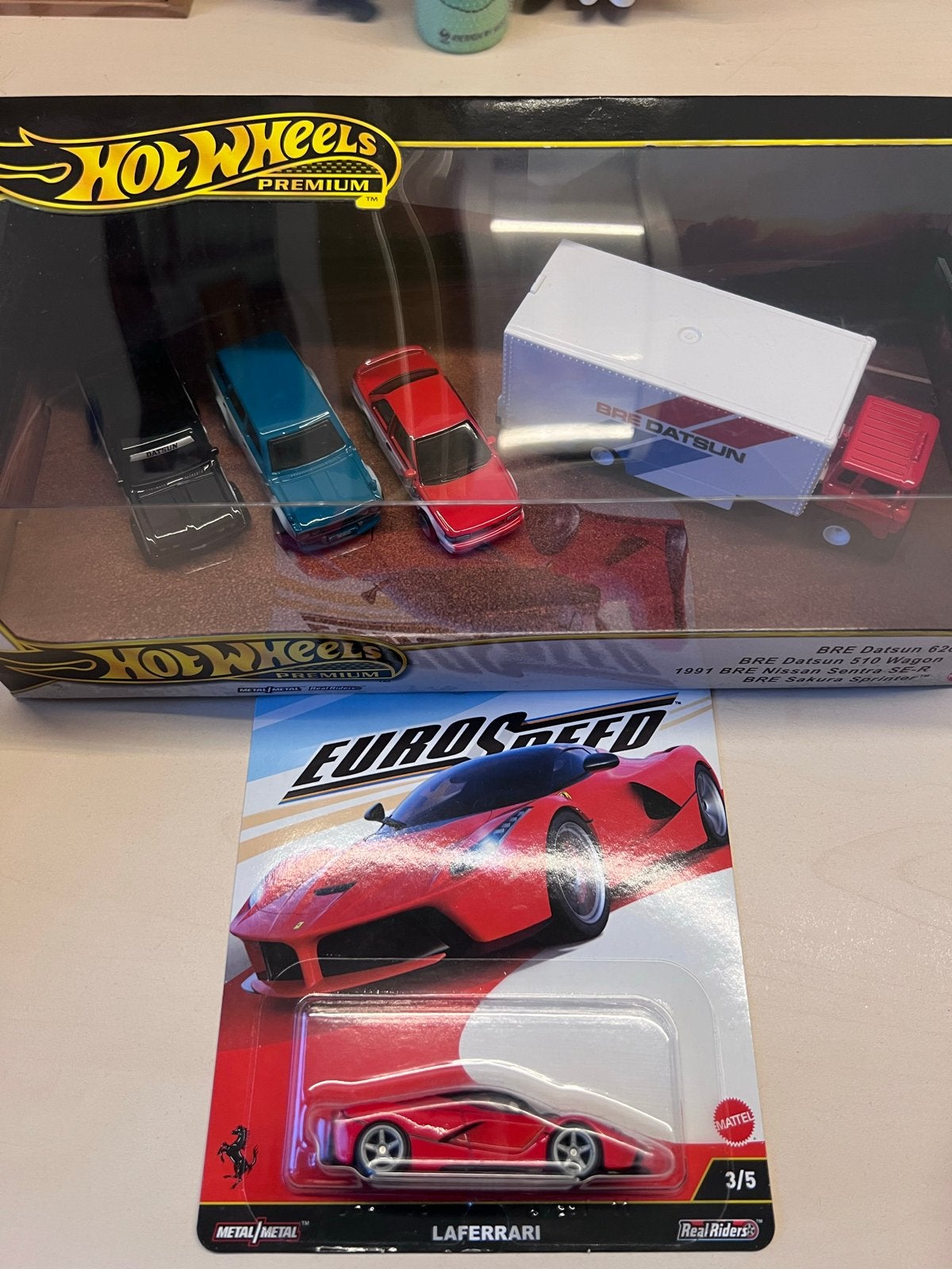 Hot Wheels Datsun Diorama & LaFerrari Premium Set, Ophalen of Verzenden, Nieuw, Auto