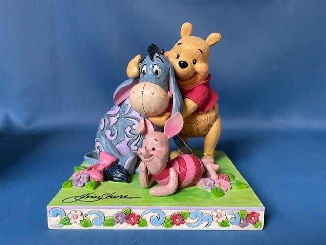 Jim Shore Traditions Winnie de Pooh eventbeeld 2023, Ophalen of Verzenden, Winnie de Poeh of vrienden, Nieuw, Beeldje of Figuurtje