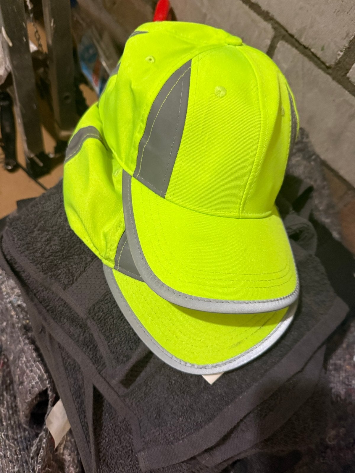 Opvallende Verkeersregelaars Pet - Hoge Zichtbaarheid, Verzenden, Zo goed als nieuw, One size fits all, Pet