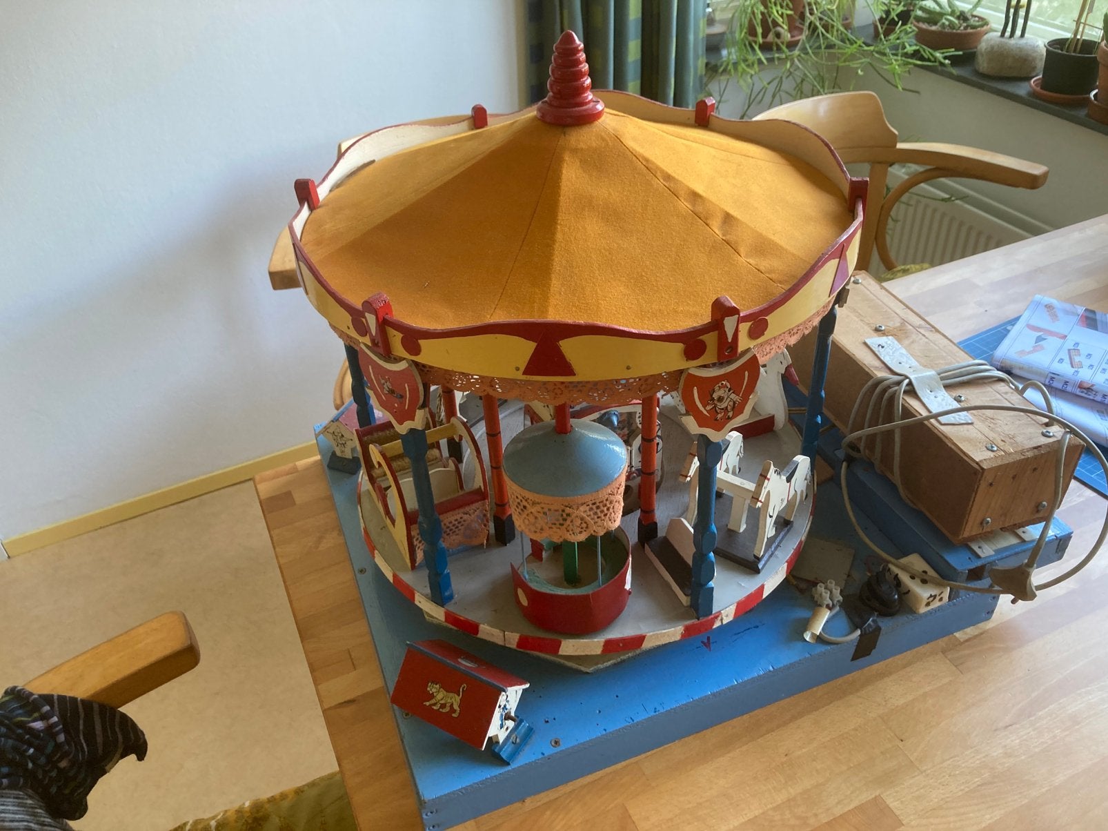 Kermis, draaimolen, Ophalen, Gebruikt, 1:50 tot 1:144
