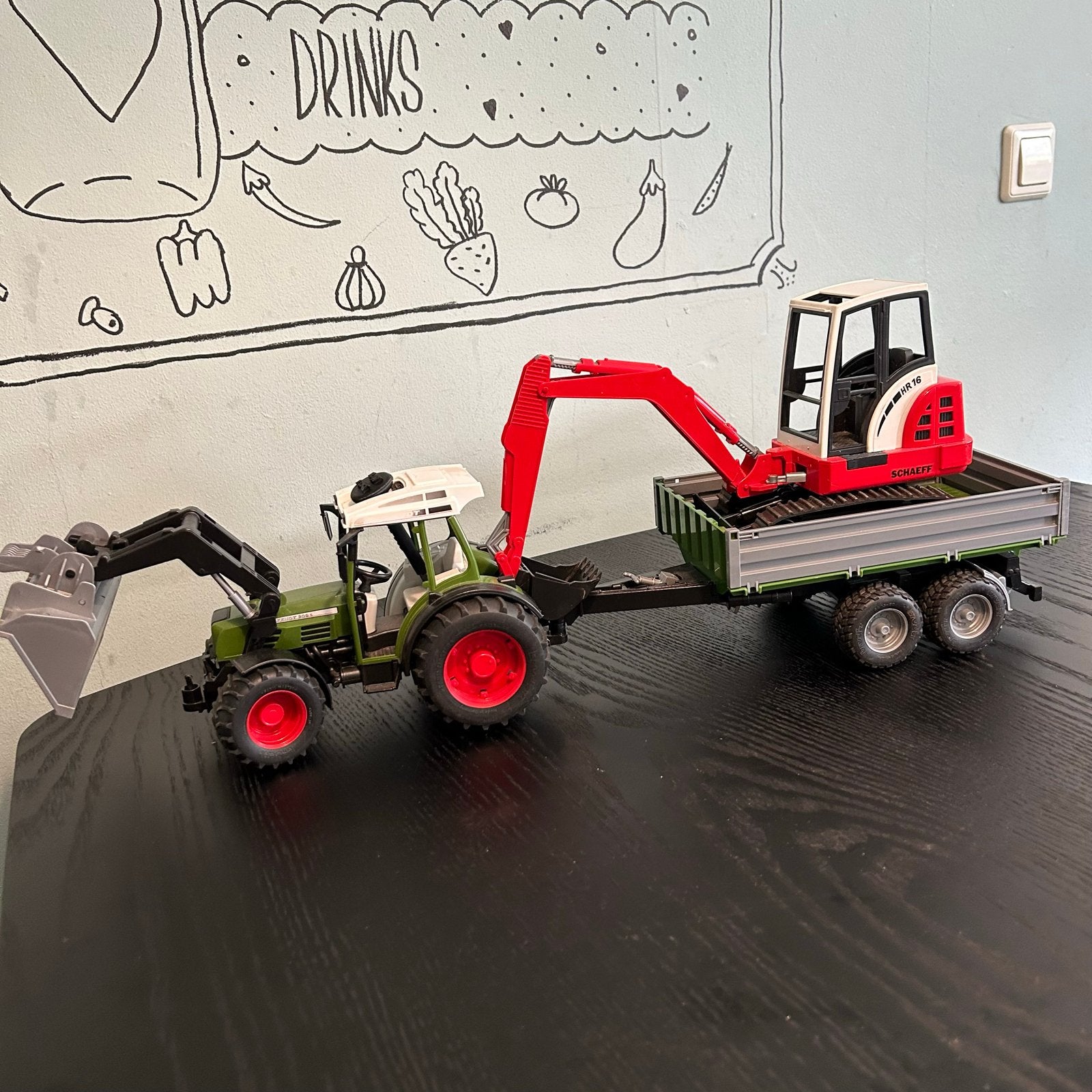 Speelgoed tractor met aanhanger en graafmachine, Ophalen of Verzenden, Gebruikt