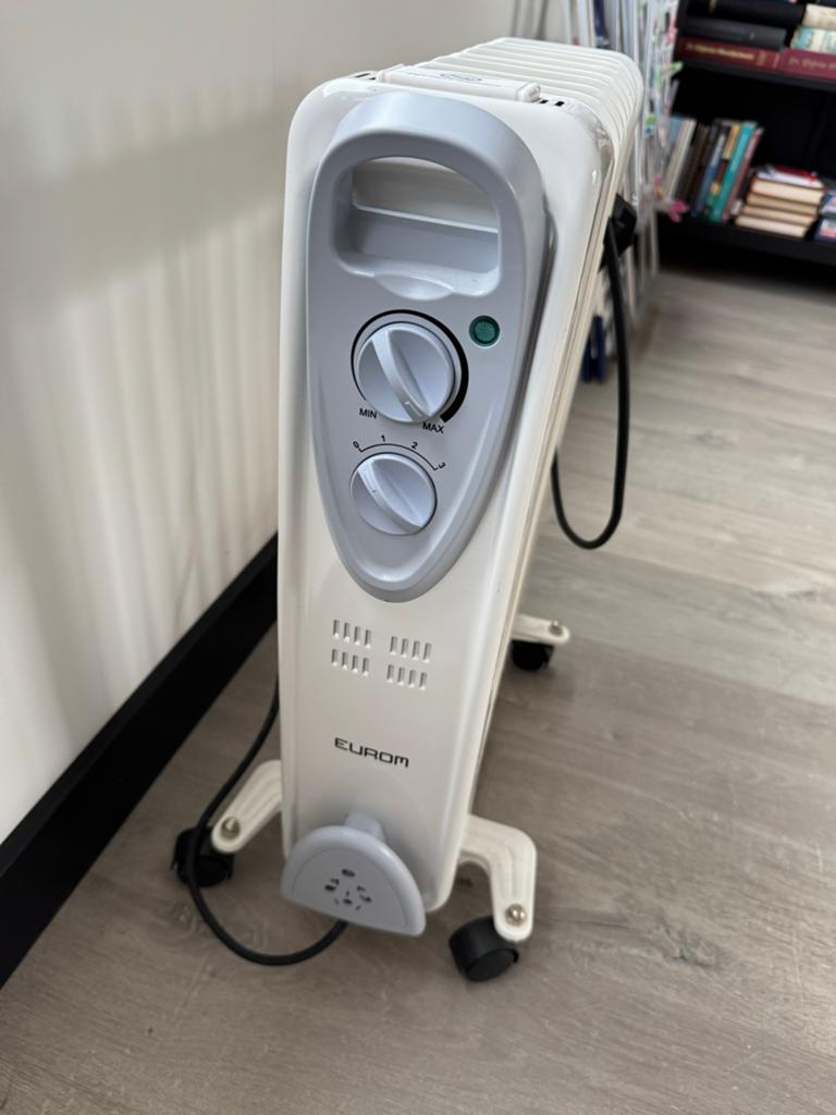 Eurom RAD 2000 Oliegevulde Radiator - Elektrische Kachel, Ophalen, Overige soorten, Elektrisch, Zo goed als nieuw