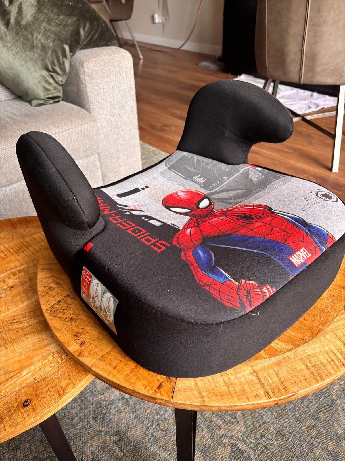 Spiderman zitverhoger autostoel, Ophalen