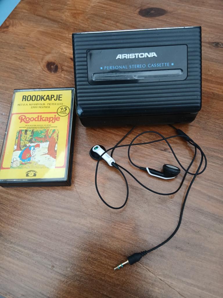 Aristona Personal Stereo Cassette Speler met koptelefoon, Ophalen of Verzenden, Walkman
