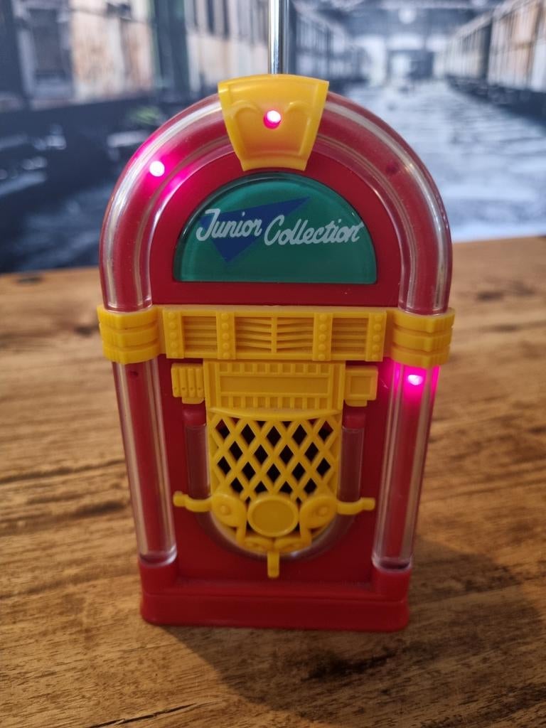 Mini Jukebox Junior Collection met radio en verlichting, Verzamelen, Automaten | Jukeboxen, Ophalen of Verzenden, Zo goed als nieuw