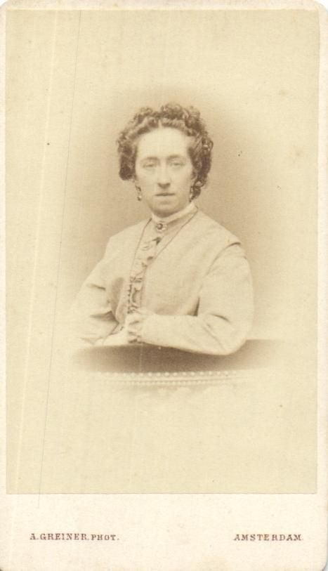 CDV - A.Greiner - Nieuwendijk -Amsterdam - oude vrouw -oud, Gebruikt, Foto, Klederdracht, Ophalen of Verzenden