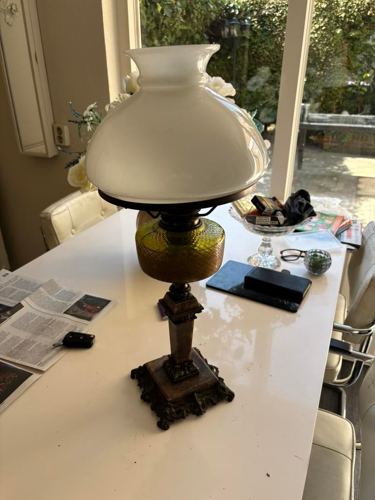 Antieke olielamp met marmer en bewerkt gietijzer, Antiek en Kunst, Ophalen of Verzenden