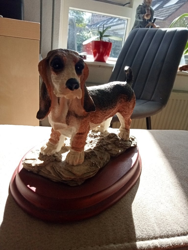 Hond op hout - Beagle beeldje, Ophalen, Zo goed als nieuw, Dier