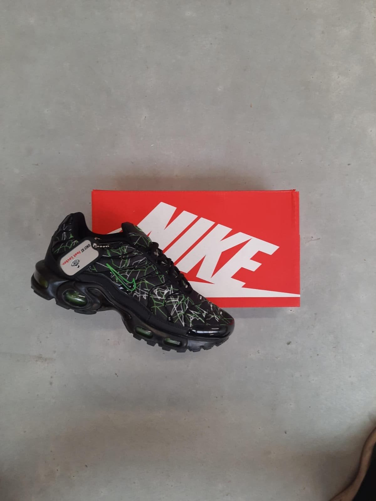 partij merkkleding 100 paar nike Airmax 2250€!!, Kleding | Heren, Schoenen, Ophalen, Nieuw, Zwart