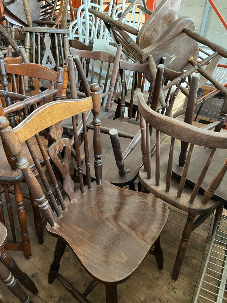 Partij houten stoelen - ideaal voor horeca of project, Ophalen