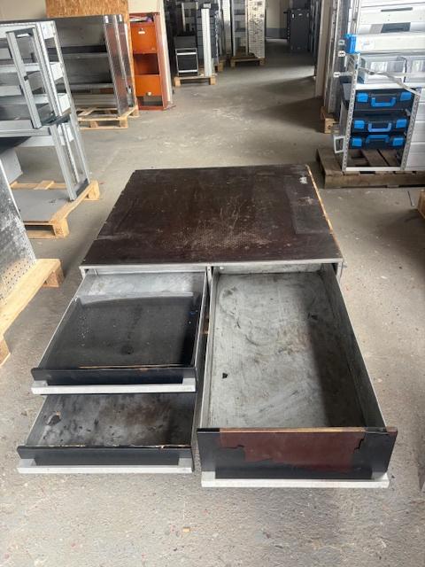 Beks Vloerlade (2440) L129 B124 H33 €599, Ophalen, Laaiin Bedrijfswagen Inrichtingen, Hank,Rhenoy, Zo goed als nieuw