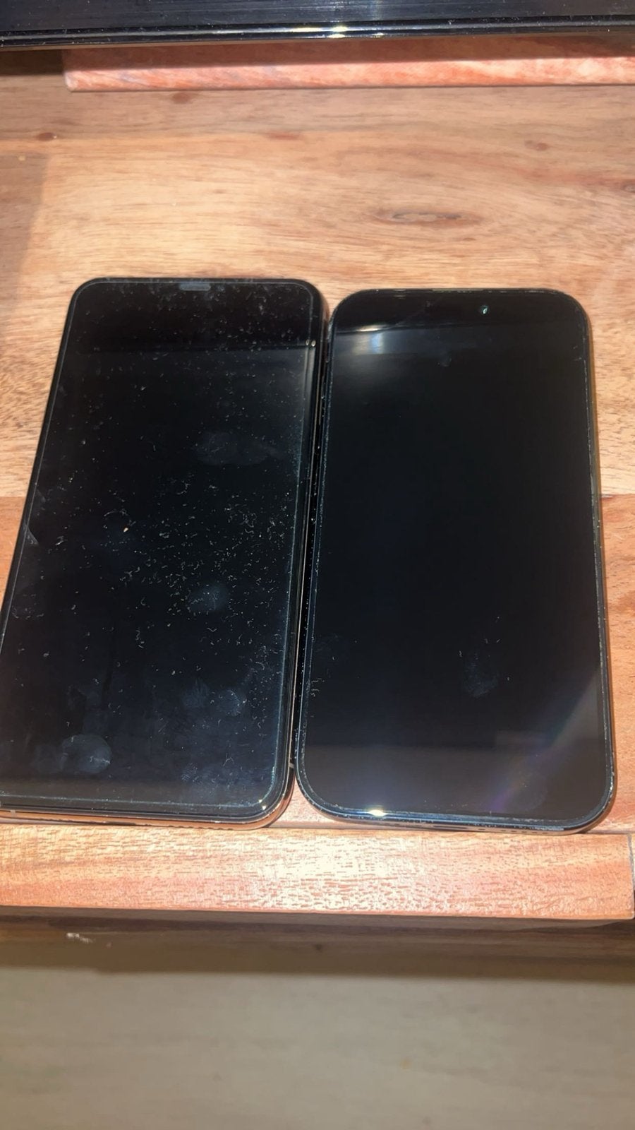 Kapotte iphone 11 en 15 icloud zit er nog op, Ophalen of Verzenden, Zo goed als nieuw, Overige typen