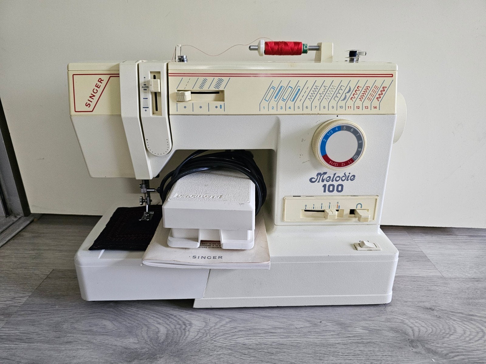 naaimachine singer, Hobby en Vrije tijd, Ophalen, Zo goed als nieuw, Naaimachine, Singer