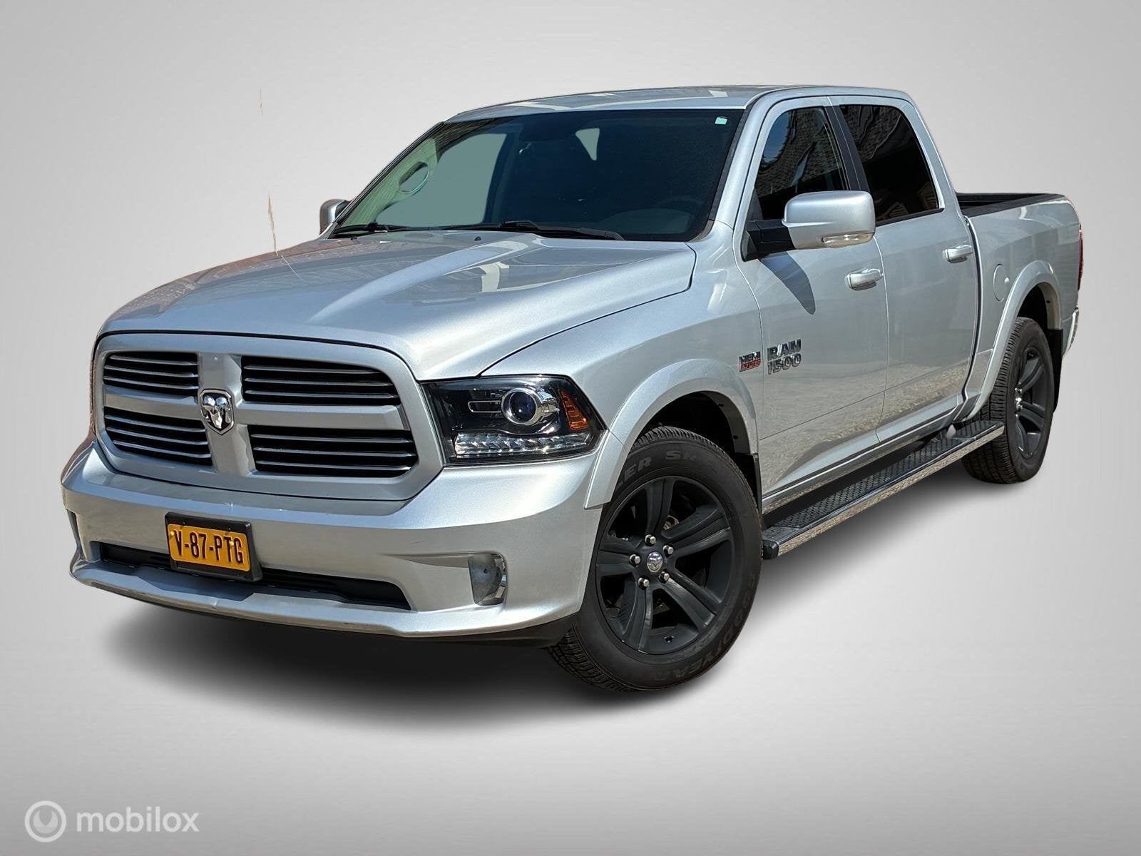 Dodge Ram 1500 4X4 5.7 V8 4x4 Crew Cab 5'7, Auto's, Automaat, Gebruikt, 5654 cc, Leder en Stof