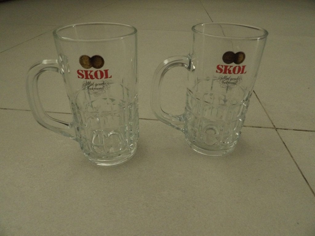 NIEUW 2 bierglazen ( pullen ) skol bier 14 cm hoog, Ophalen of Verzenden, Nieuw, Glas of Glazen, Overige merken
