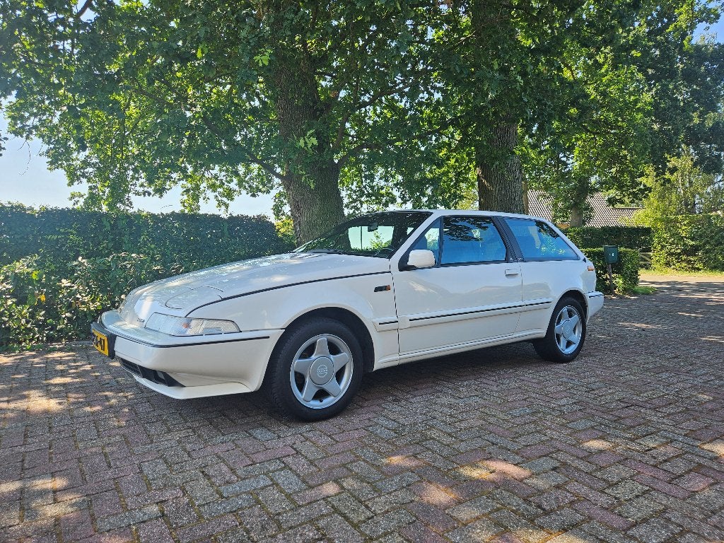 Volvo 480 1.7 GT Turbo 1995 Wit - 94.238 km's! Mooie staat., Auto's, Voorwielaandrijving, Zwart, 4 cilinders, 519 kg