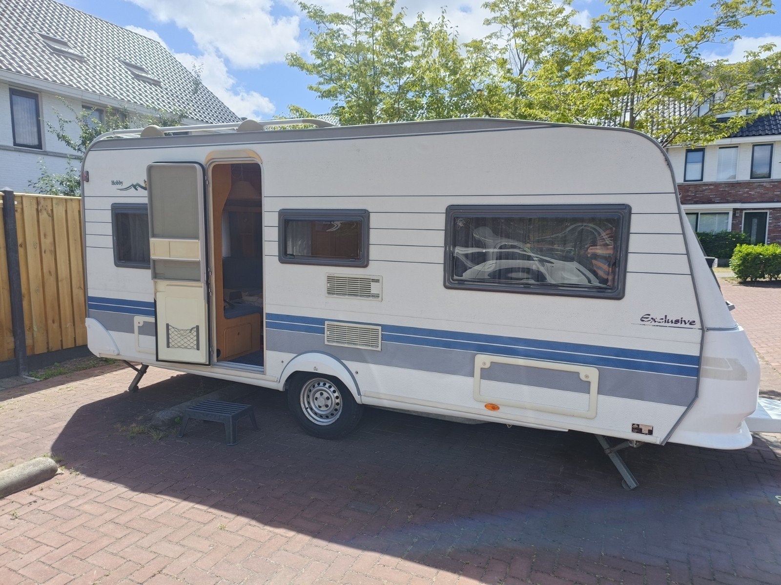 Een hele nette waterdichte en vochtvrije hobby caravan 495., Rondzit, Hobby, Particulier, Luifel