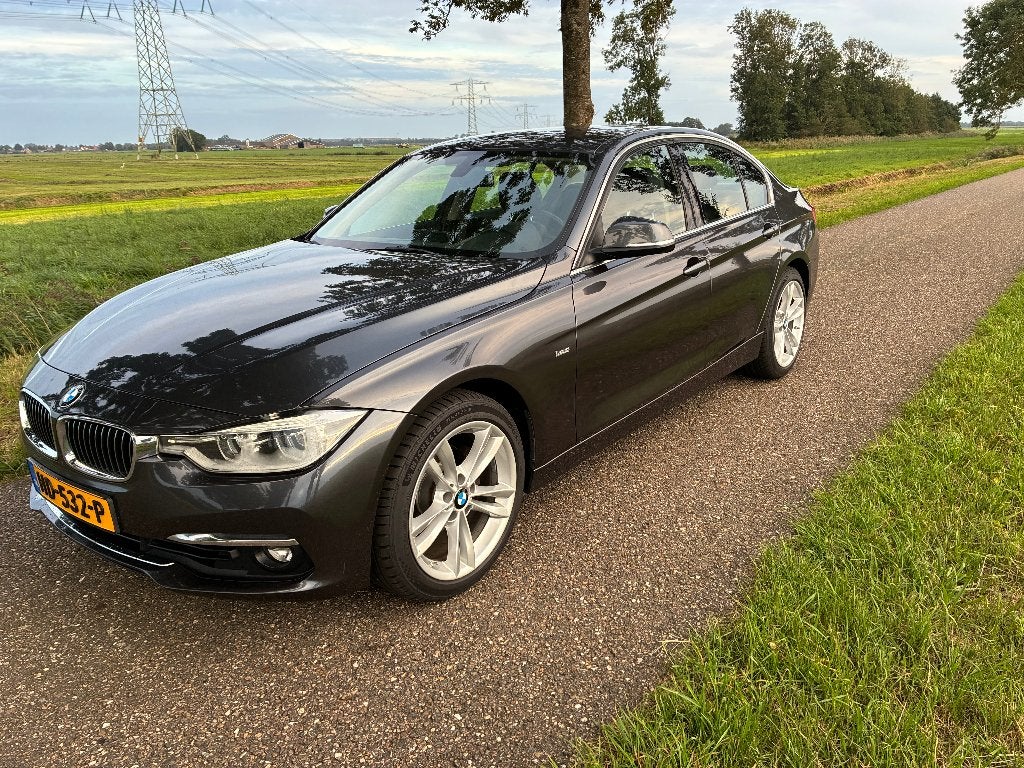 BMW 3-Serie 2.0 320I AUT 2015 Grijs, Auto's, 1800 kg, Zwart, 4 cilinders, 75 €/maand