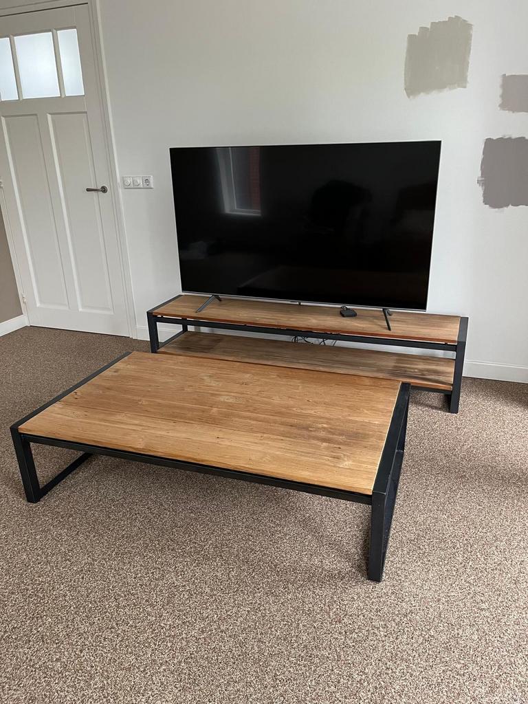 Salontafel en TV meubel - Hout en zwartstaal, Ophalen, Gebruikt, 100 tot 150 cm, Industrieel/landelijk