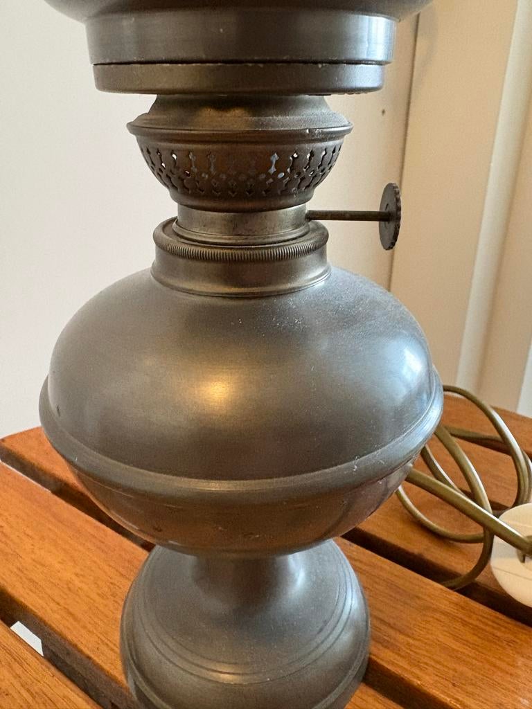 Vintage olielamp / tafellamp met melkglas kap, Ophalen
