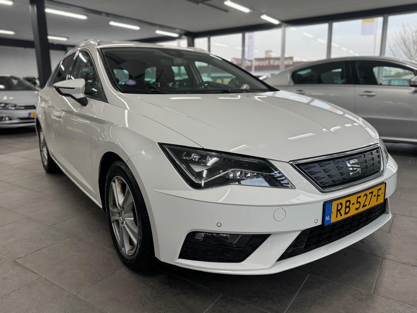 Seat Leon ST 1.0 EcoTSI Style Business Intense automaat 1-ei, Auto's, Gebruikt, Leon, Origineel Nederlands, 999 cc