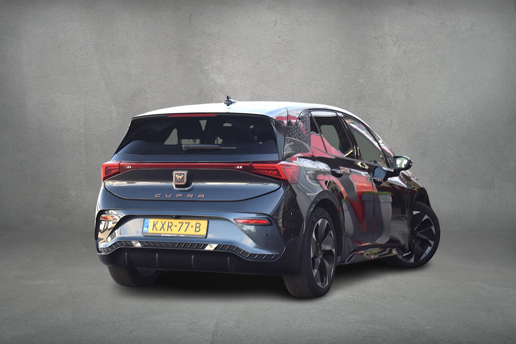 CUPRA Born Performance 82 kWh | SOH: 94,8 % | Stuur- en Stoe, Auto's, Achterwielaandrijving, Gebruikt, Zwart, 82 kWh