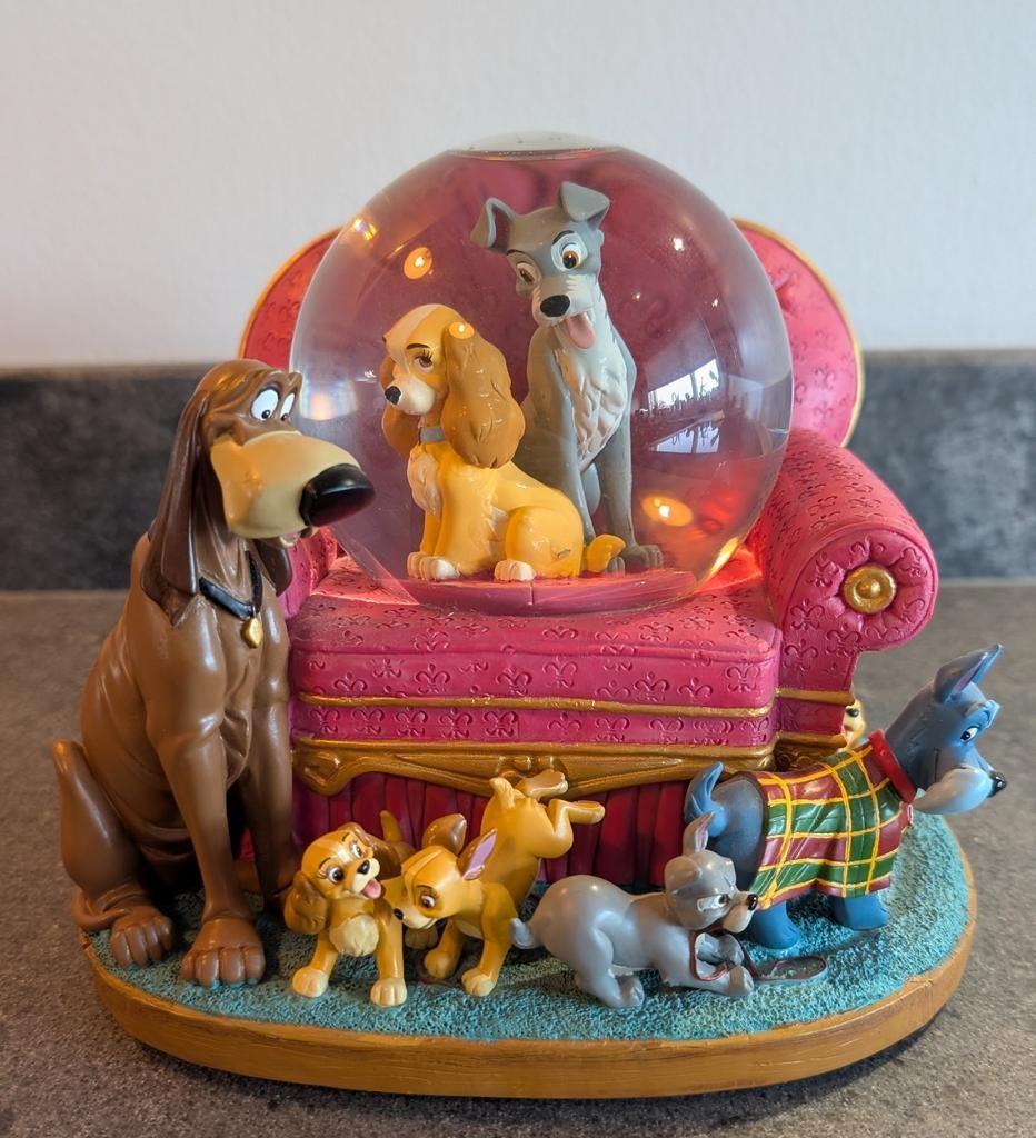 Disney Snowglobe Lady & Vagebond, Ophalen, Overige figuren, Zo goed als nieuw, Beeldje of Figuurtje