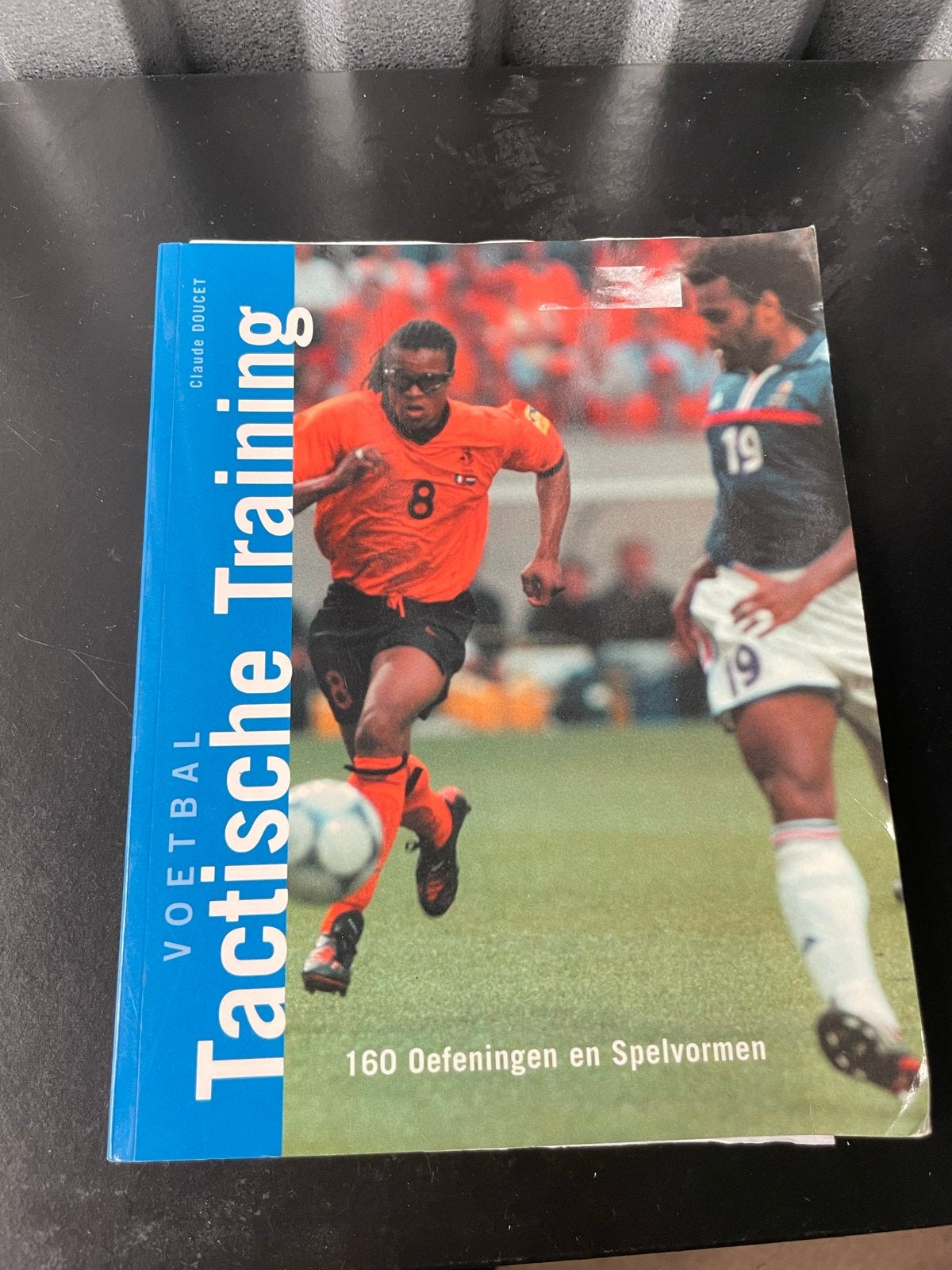Voetbal Tactische Training: 160 Oefeningen en Spelvormen, Boeken, Ophalen of Verzenden, Zo goed als nieuw, Balsport