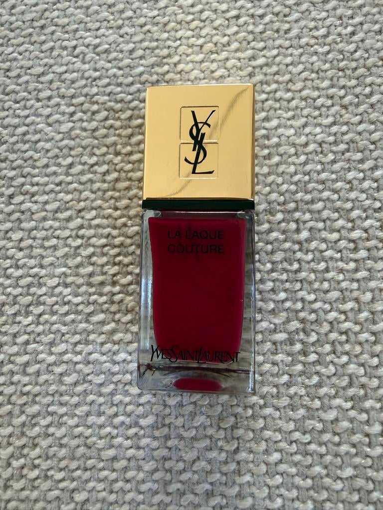 Yves Saint Laurent La Laque Couture Nagellak Fuchsia, Ophalen of Verzenden, Zo goed als nieuw, Handen en Nagels, Make-up