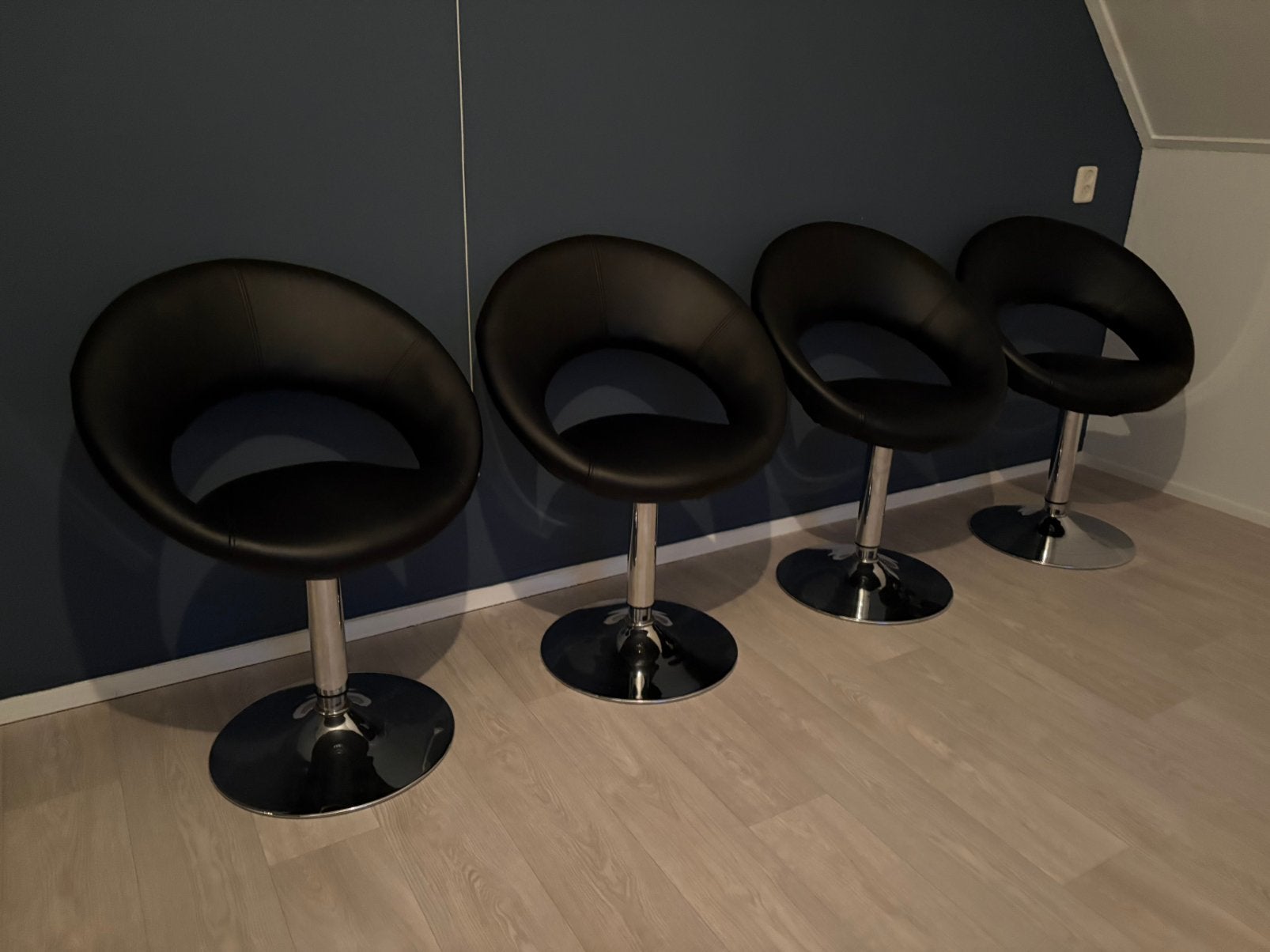 4 stoelen (draaibaar), Ophalen, Gebruikt, Zwart, Leer