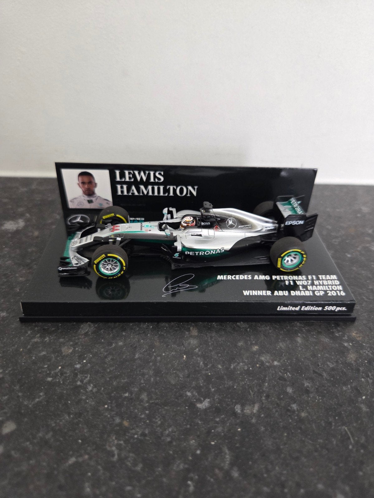 Lewis Hamilton Winner Abu Dhabi GP 2016 Limited edition 1:43, Ophalen of Verzenden, Nieuw, Auto, MiniChamps