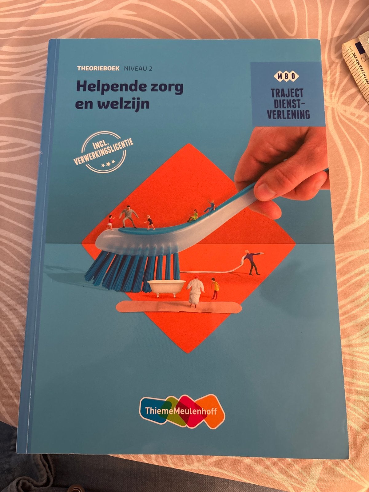 Theorieboek Helpende zorg en welzijn MBO Niveau 2, Ophalen, Gamma, Zo goed als nieuw, MBO