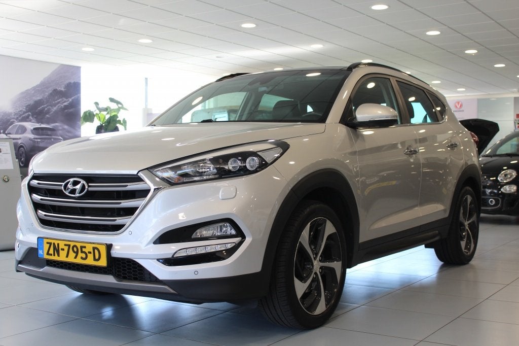 Hyundai Tucson 1.6 T-GDi Premium/LEDER/PANO/TREKHAAK, Auto's, Hyundai, Dealer onderhouden, 4 cilinders, Handgeschakeld, SUV of Terreinwagen