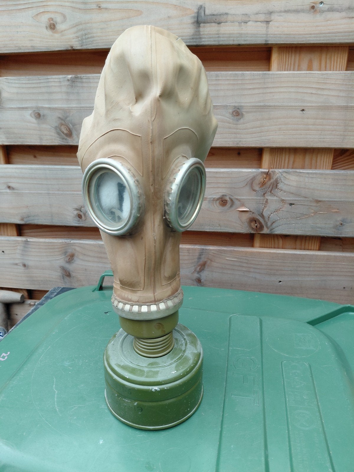Vintage Gasmasker met Filter - Militaria Collectie, Ophalen of Verzenden, Overige soorten, Overige gebieden, Overige typen