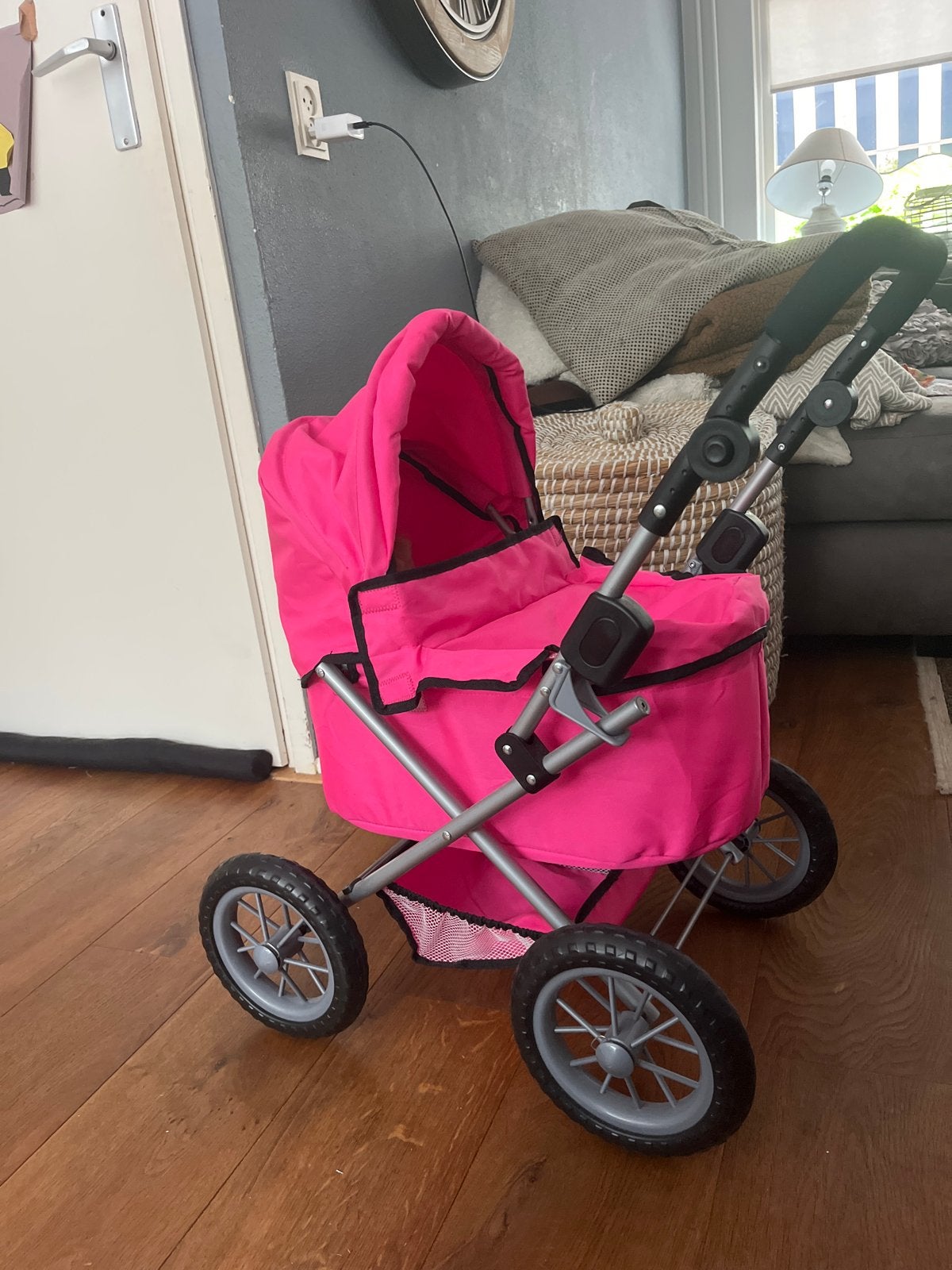 Bayer Design Babypop met kinderwagen, tasje en extra jurk, Kinderen en Baby's, Speelgoed | Poppen, Ophalen, Zo goed als nieuw