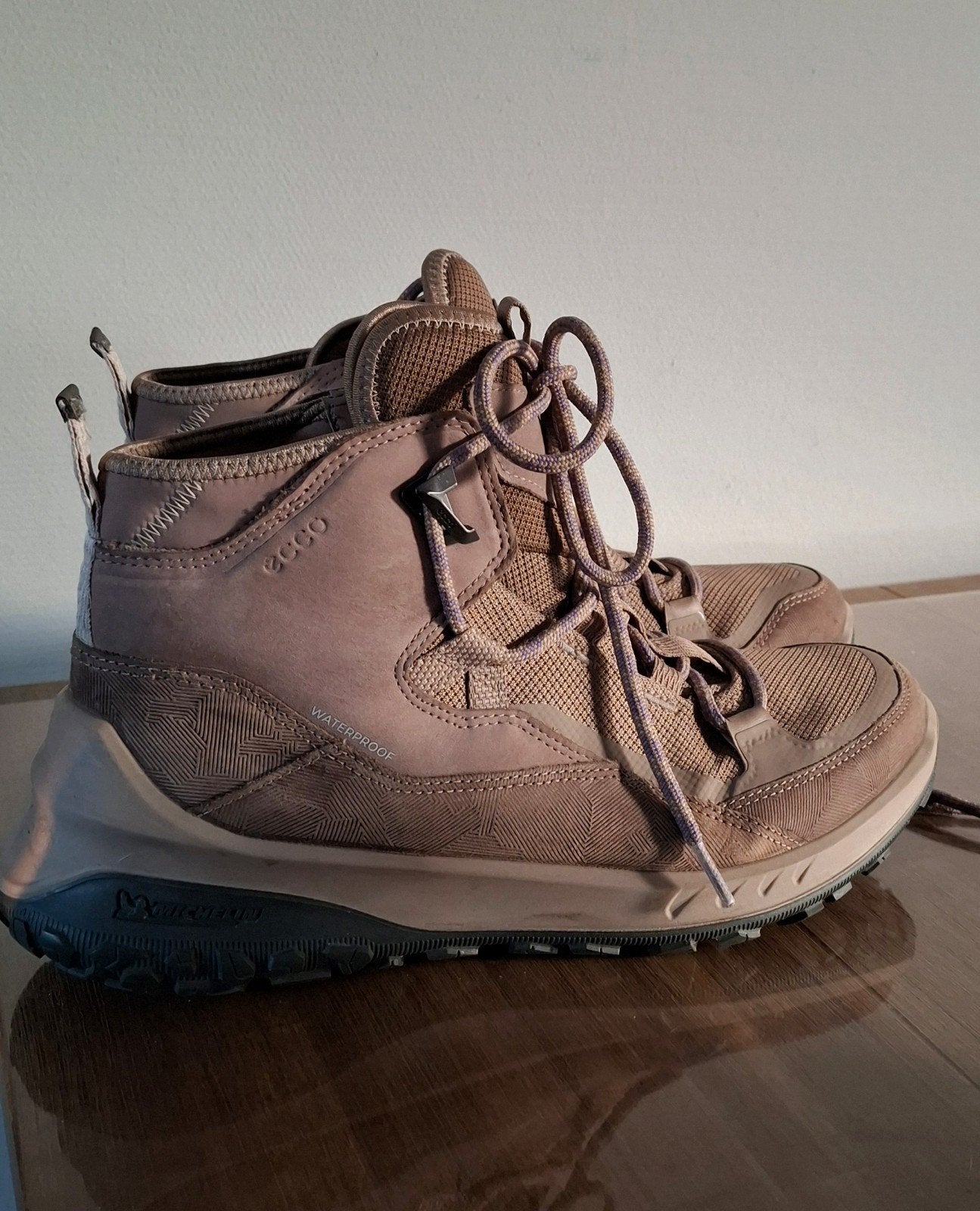 Taupe Ecco wandelschoenen, maat 40. (Ecco 824273 ULT-TRN), Ophalen of Verzenden, Zo goed als nieuw, Schoenen