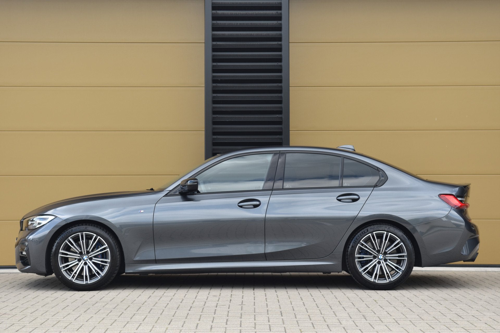 BMW 3-serie 330i Executive Edition * M-Sportpakket * Head-up, Auto's, Automaat, 1998 cc, Gebruikt, 4 cilinders
