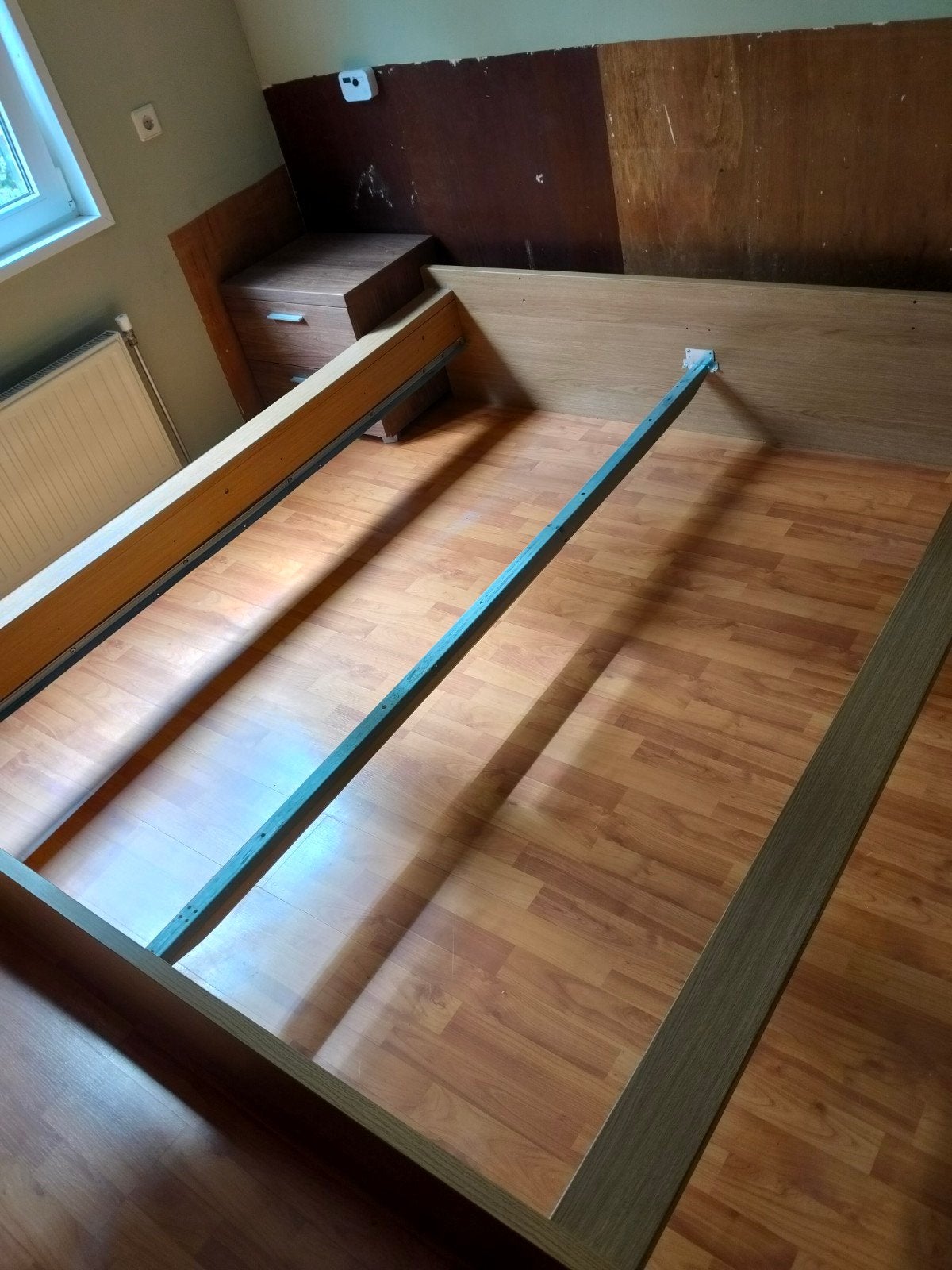 Gratis bed ombouw met nachtkastjes, Huis en Inrichting, Ophalen, Gebruikt, Tweepersoons